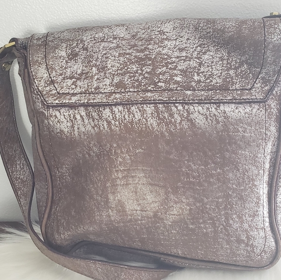 EUC orYANY METALLIC LEATHER TURNLOCK PURSE - Picture 7 of 12